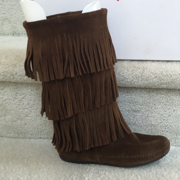 Minnetonka Moccasin 3-Layer Fringe Boots - Picture 3 of 10